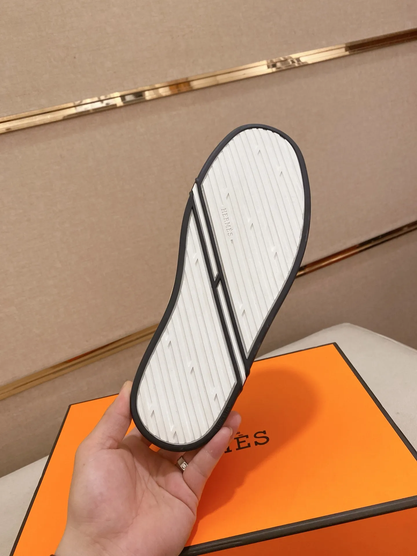 Men's clothing and shoes💰: 442💰《HERMES》【Classic original single version】Hermès; top 🔝purchase agent🔍🔍men's latest 🇺🇸 counter sales simultaneously, imported from Italy original ▲▲cowhide ▲▲ (high-end, nobility, class) ) Exquisite workmanship (Italian 🇮🇹 imported water-dyed 🐂 cowhide lining) sole: original sole provided by the original factory, ⚠️exclusive double-layer activity·TPR·rubber·combined molded outsole; super comfortable·wear-resistant·non-slip·environmental protection The real thing is more beautiful if you take the real thing (high quality, follow the order). You can enter and exit the counter at will * Number of yards: 38-44 (45 can be customized and cannot be returned or exchanged)